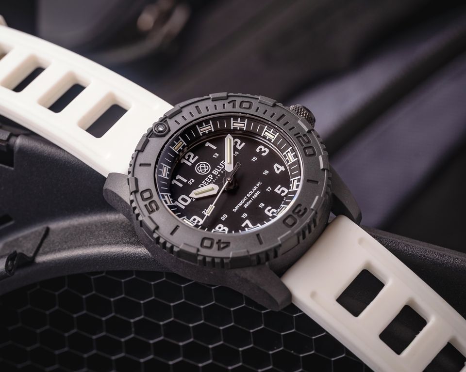 White Silicon Strap Vented Design Hydro 55 W/ Deep Blue Logo PVD Buckle
